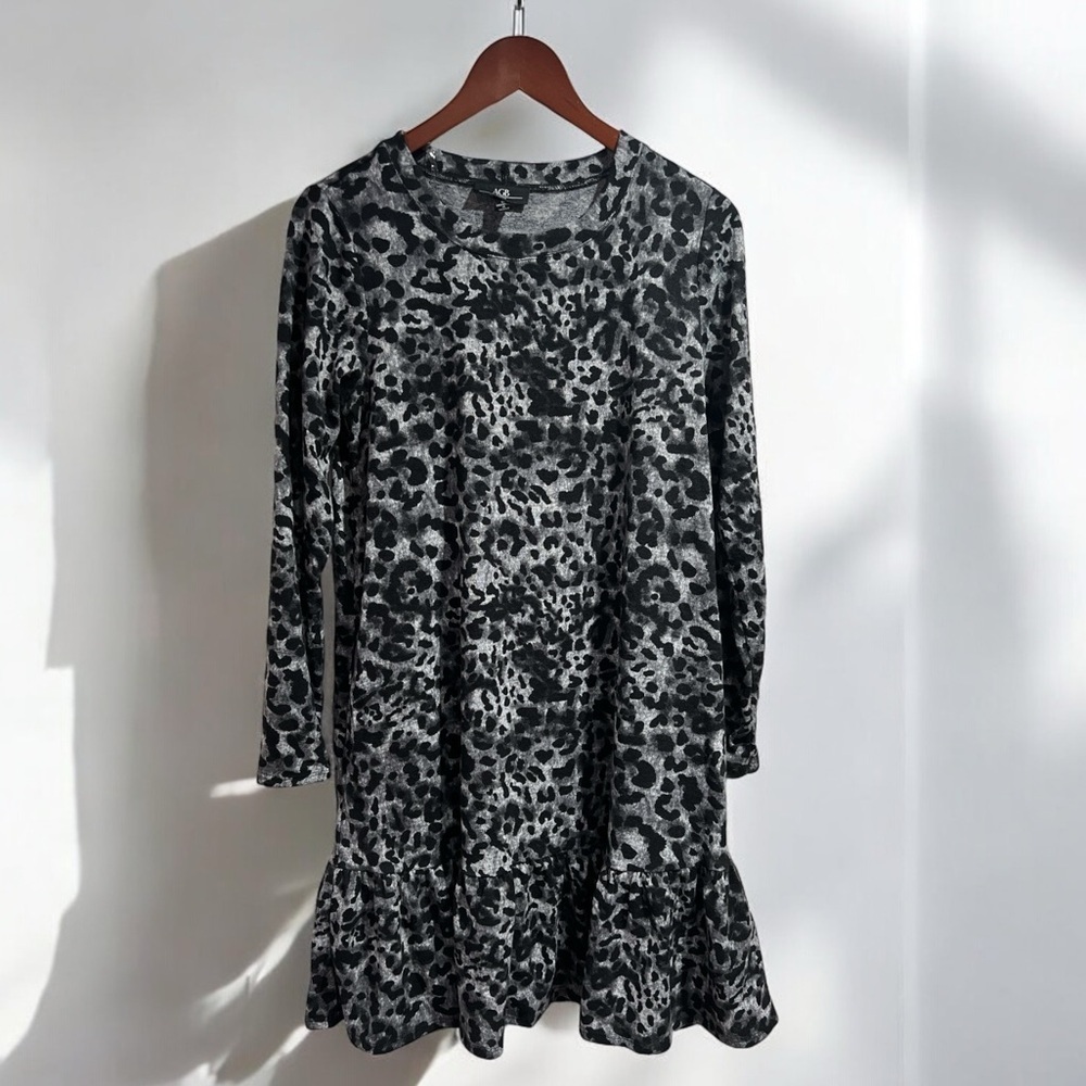 Animal Print Midi Ruffle Hem Long Sleeve Fit & Flare Sweater Dress Medium
